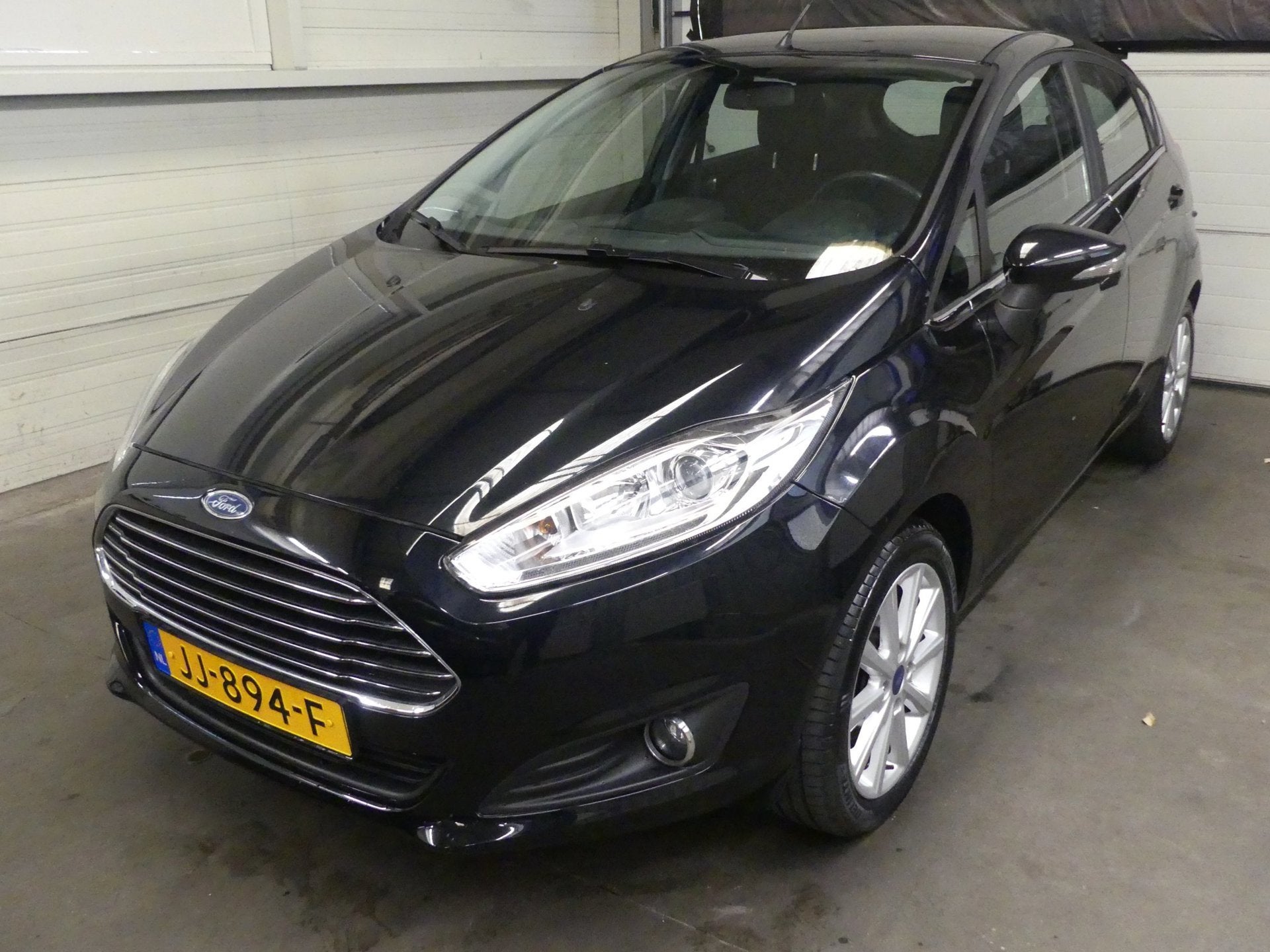 Ford Fiesta 1.0 Titanium - Airco - Weinig Km Nap, Voorwielaandrijving, Stof, 525 kg, Start-stop-systeem