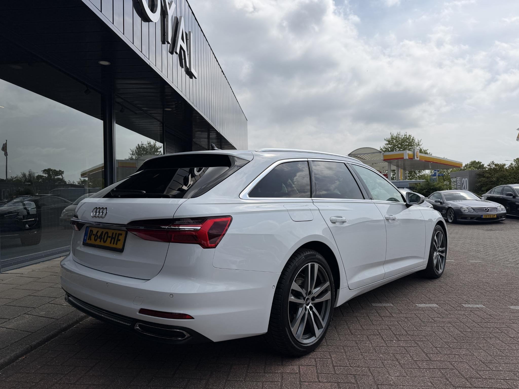 Audi A6 Avant 40 TDI quattro S edition VIRTUAL DISPLAY| AUTO, Auto's, Automaat, Gebruikt, 2000 kg, Wit