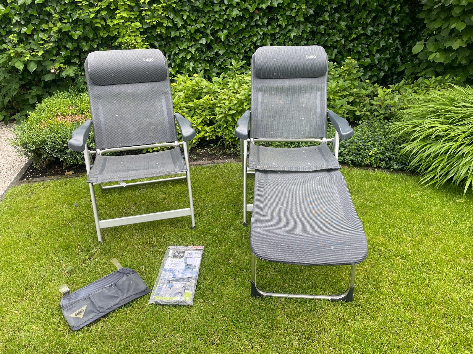 Crespo - 2 campingstoelen, 1 voetenbank, 2 organizers, Caravans en Kamperen, Ophalen, Gebruikt, Campingstoel