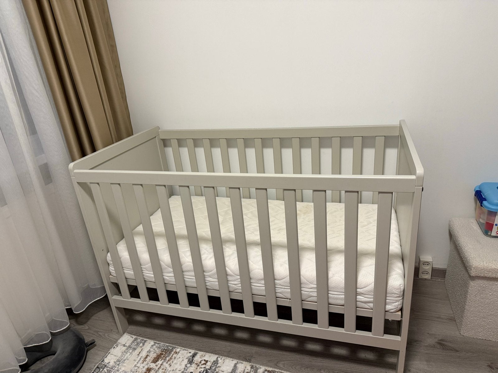 Ikea babybed met matras (optioneel), Kinderen en Baby's, Ophalen, Gebruikt, 70 tot 85 cm, 140 tot 160 cm