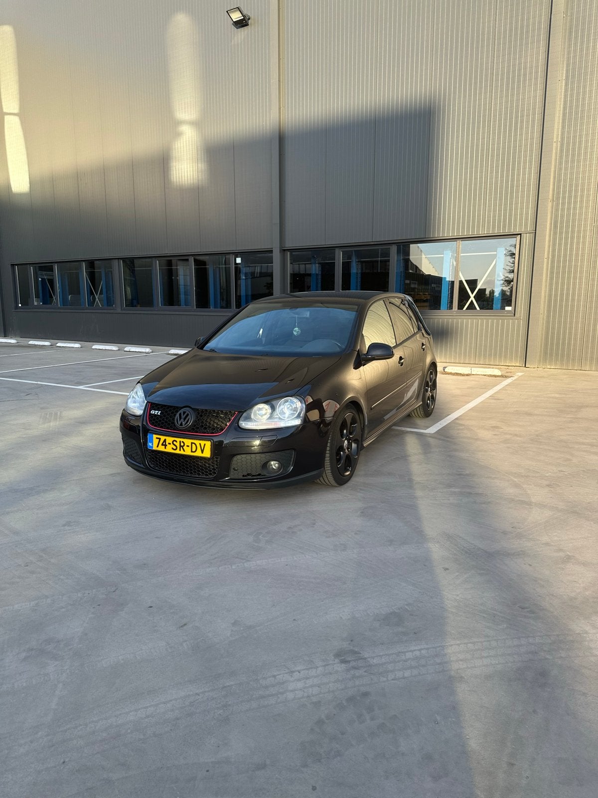 Volkswagen Golf 2.0 GTI 147KW 5D 2005 Zwart, Auto's, Volkswagen, 4 cilinders, Zwart, Handgeschakeld, 1339 kg