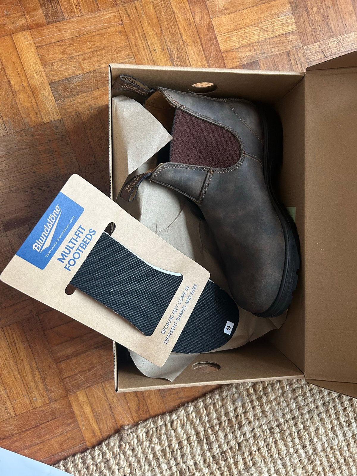 Nieuwe Blundstone laarzen maat 40 - ongedragen in doos, Ophalen of Verzenden, Nieuw, Bruin, Lage of Enkellaarzen