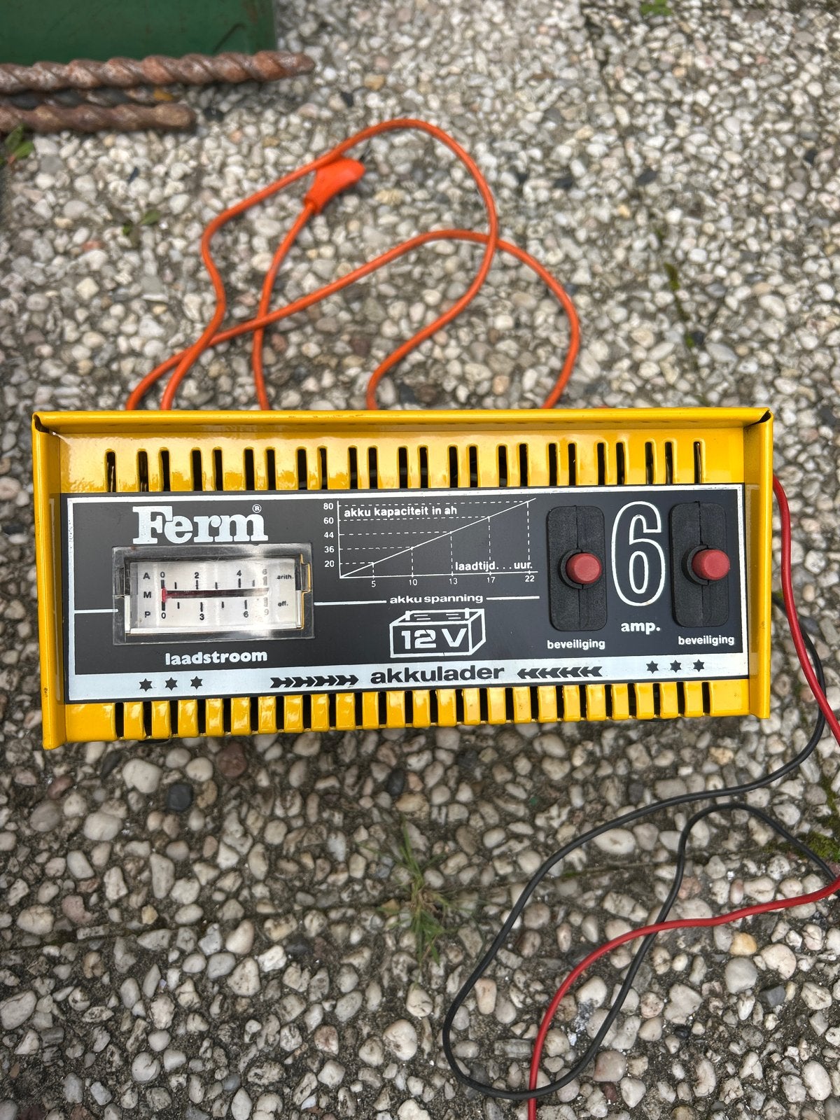 Ferm acculader 12V 6 amp - Vintage en functioneel, Gebruikt, Universele onderdelen