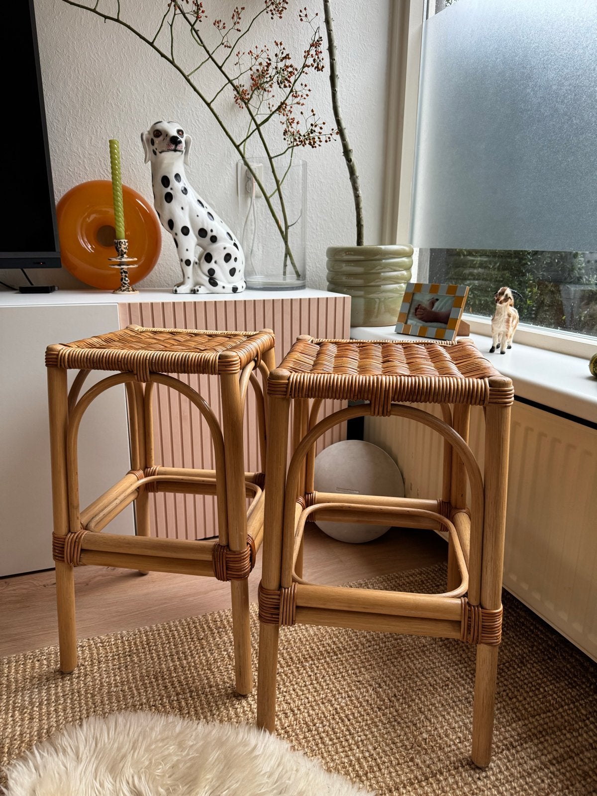 Set van 2 rotan krukken of bijzettafels naturel, Ophalen of Verzenden, Zo goed als nieuw, Riet, 30 tot 60 cm