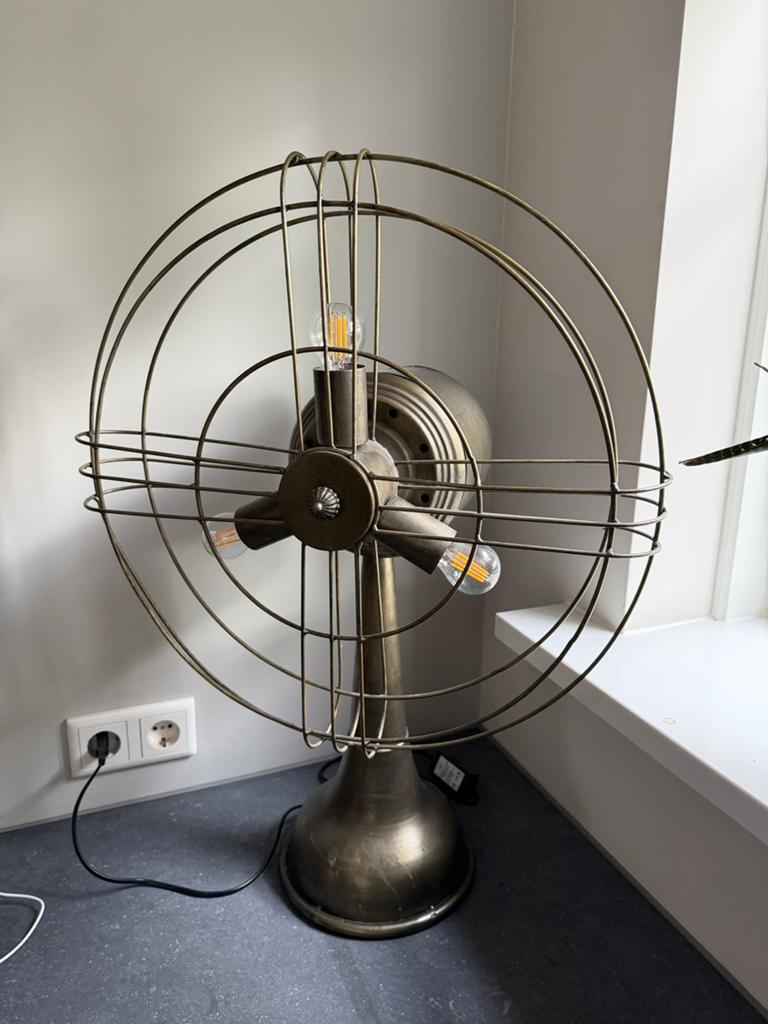 Industriële Tafellamp Ventilator Design - Bronskleurig, Huis en Inrichting, Ophalen, Zo goed als nieuw, Metaal, 50 tot 75 cm
