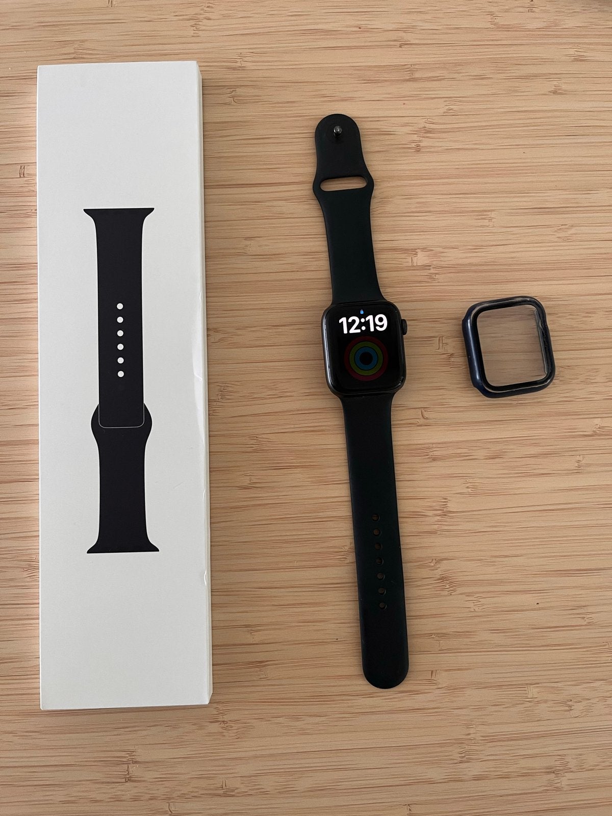 Apple Watch SE +lader (klein krasje zijkant, scherm perfect), Ophalen, Gebruikt, Zwart, IOS