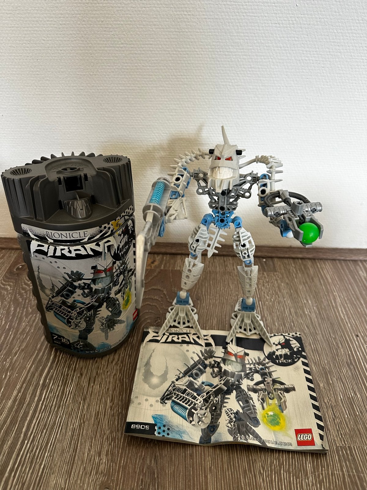 Lego Bionicle 8905 Thok compleet met bus en instructies, Gebruikt, Bionicle, Lego, Ophalen of Verzenden