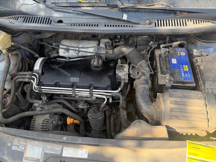 Motor van een Volkswagen Caddy, Gebruikt, -, Volkswagen, -