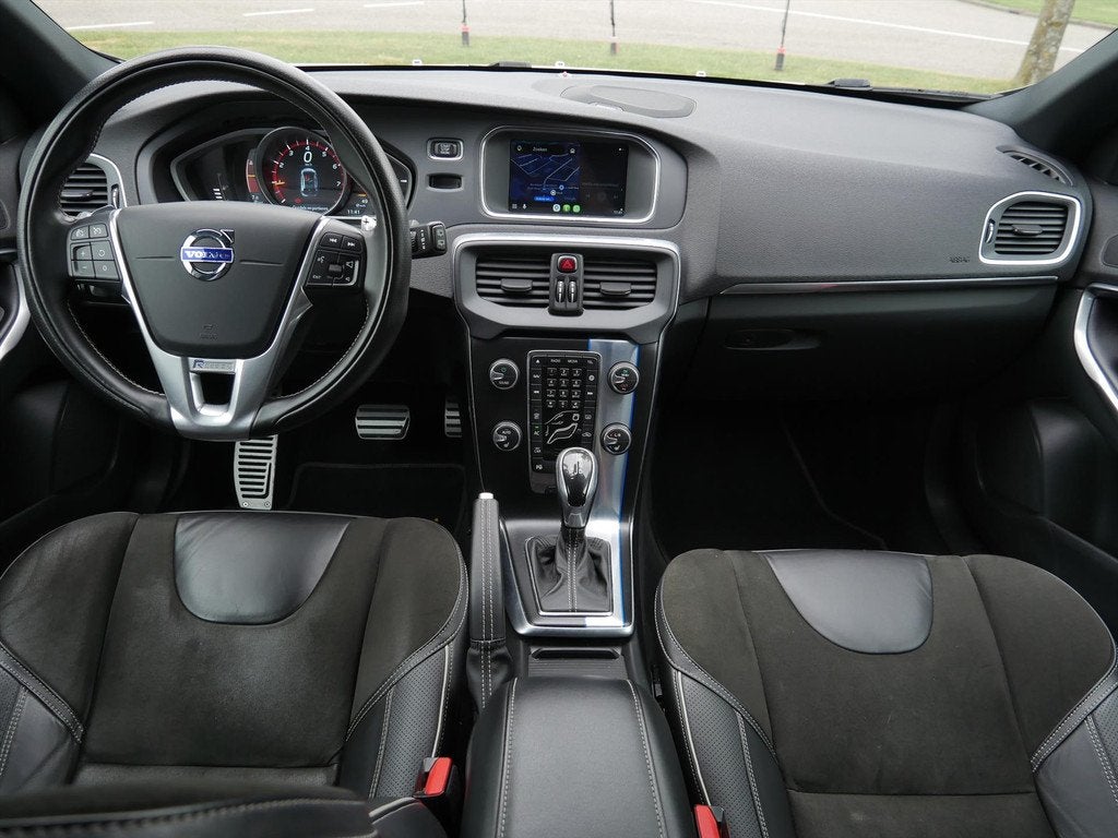 VOLVO V40 2.0 T5 245PK Carbon Edition | Polestar Uitlaatsyst, Auto's, Volvo, Gebruikt, Wit, V40, Hatchback