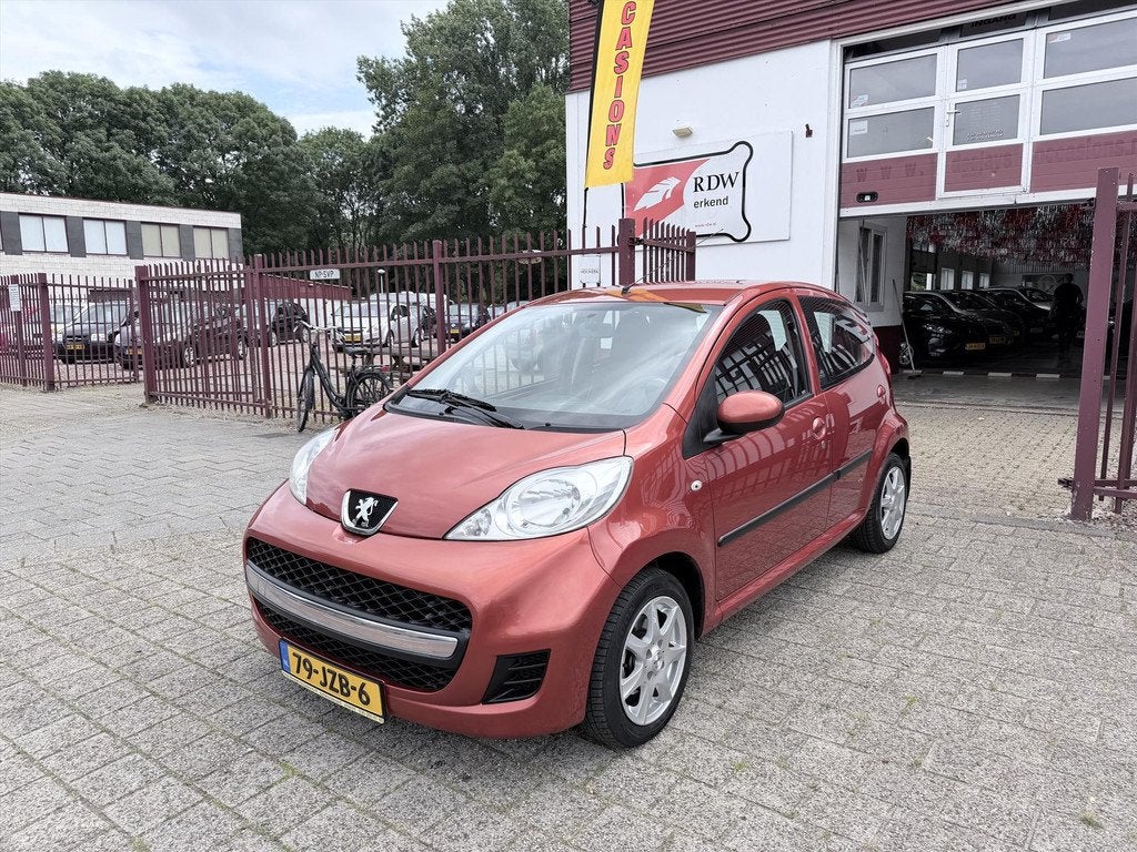 Peugeot 107 1.0 12V 68PK XS Automaat 5D, Automaat, Gebruikt, Overige kleuren, 4 stoelen