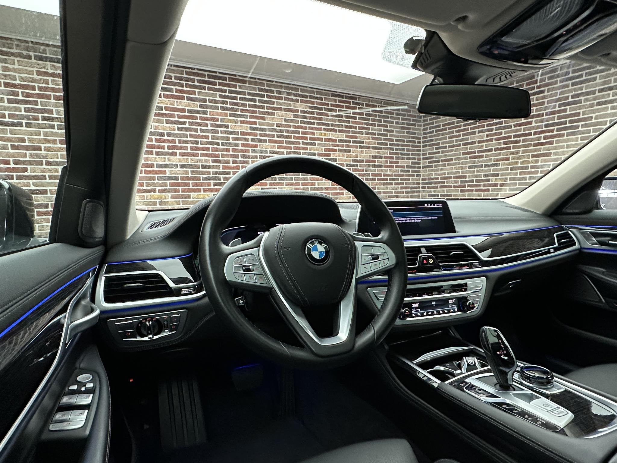 BMW 7-serie 745e Hybrid HEADUP MASSAGE H&K SFEER DAK VIRTUAL, Auto's, BMW, Achterwielaandrijving, Gebruikt, Euro 6, Bedrijf