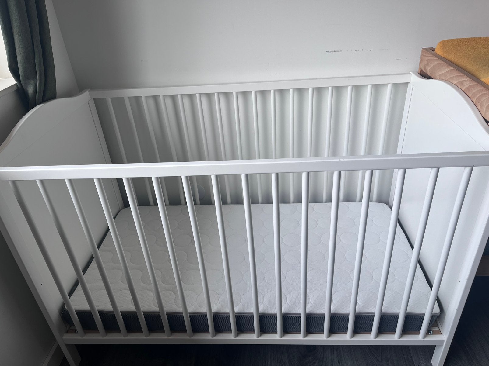 Ledikant met mattras, Kinderen en Baby's, Babywiegjes en Ledikanten, Ophalen, Zo goed als nieuw, Ledikant