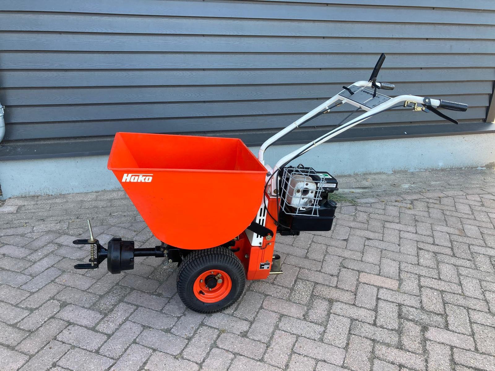 Hako motor kruiwagen met sneeuwschuif kiepbak, Ophalen, Zo goed als nieuw