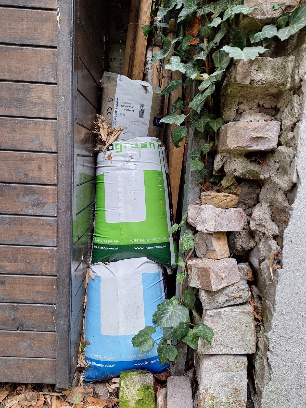 Tuinmest aangeboden i.v.m. verhuizing, Ophalen, Mest
