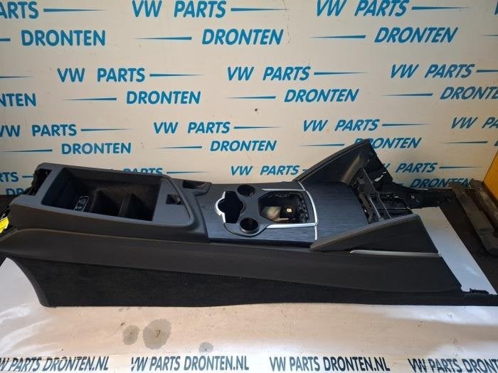 Middenconsoles van een Alfa Romeo Stelvio, Gebruikt, -, Verzenden, -