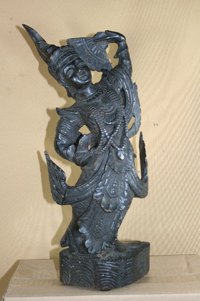 Fraai gesneden Hindoe beeld van een danseres, Antiek en Kunst, Ophalen of Verzenden, Handgemaakt, 20 - 50 cm, Beeld
