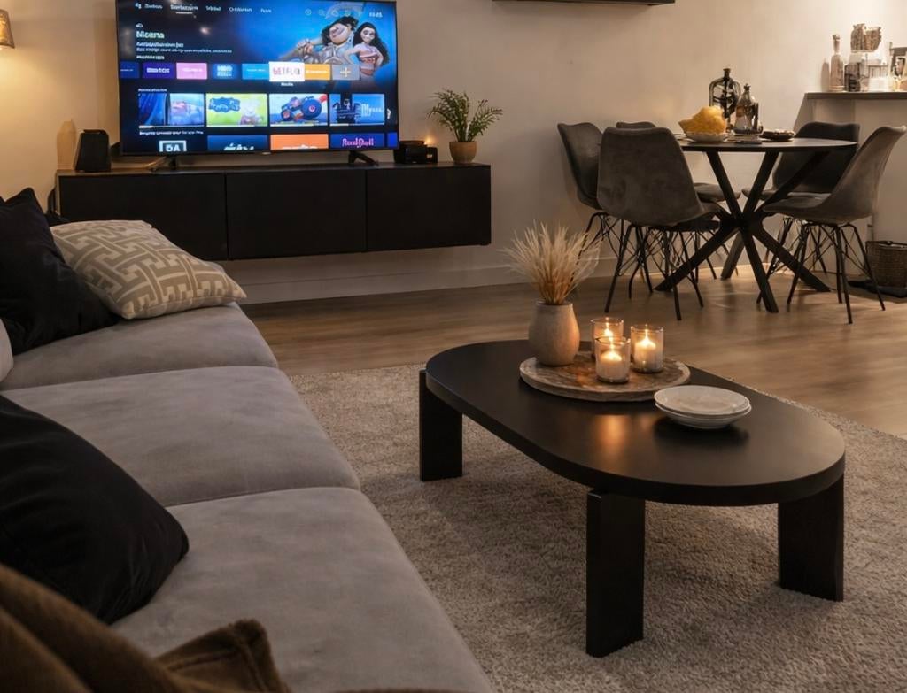 ZWARTE WOONKAMERSET! Salontafel, eettafel stoelen &tv meubel, Ophalen, Overige materialen, 100 tot 150 cm, Rond