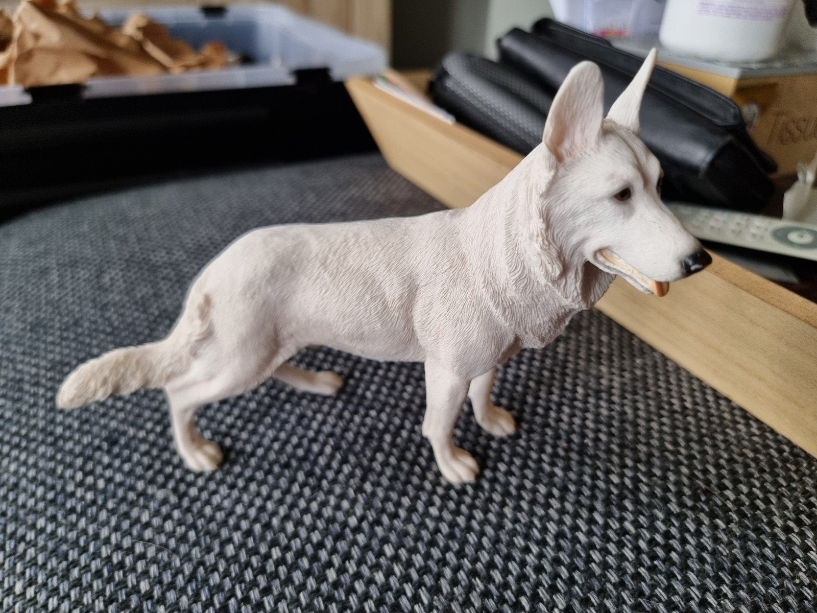 Leonardo Wit Herder Hond Beeldje - Zo goed als nieuw, Ophalen of Verzenden, Zo goed als nieuw, Hond of Kat, Beeldje of Figuurtje