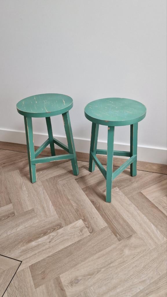 2 groene krukjes, Ophalen, Zo goed als nieuw, Hout