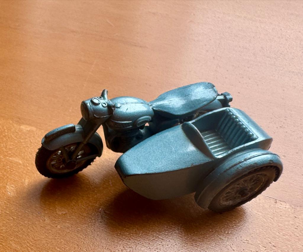 Lesney Matchbox Triumph T110 met zijspan, Hobby en Vrije tijd, Modelauto's | 1:43, Gebruikt, Auto, Matchbox, Ophalen