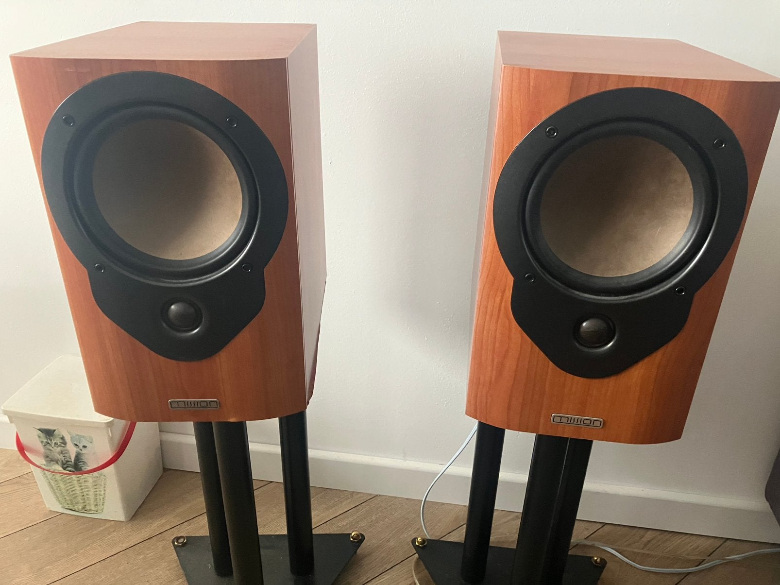Mission M32 luidsprekers, speakerstands, kabel | Hifi set, Audio, Tv en Foto, Luidsprekers, Gebruikt, 60 tot 120 watt, Front, Rear of Stereo speakers