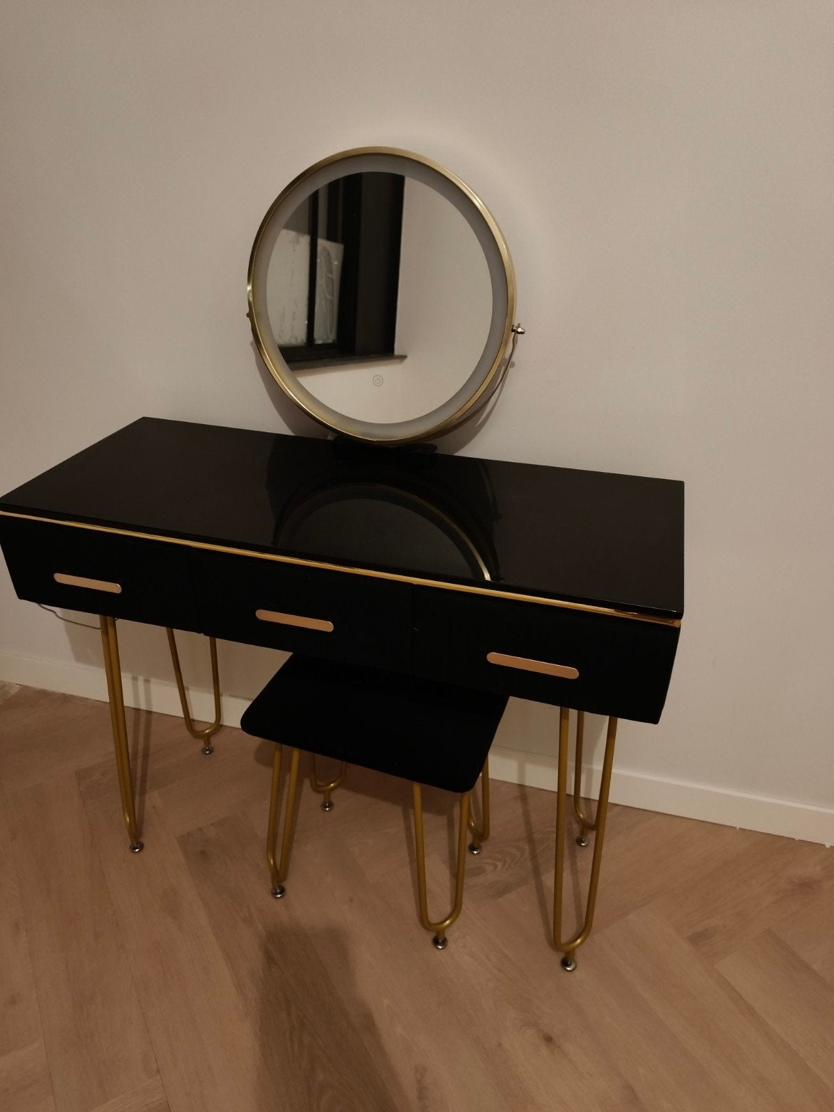 Zwarte kaptafel met gouden accenten en spiegel, Ophalen, 100 tot 150 cm, Metaal of Aluminium, Zo goed als nieuw
