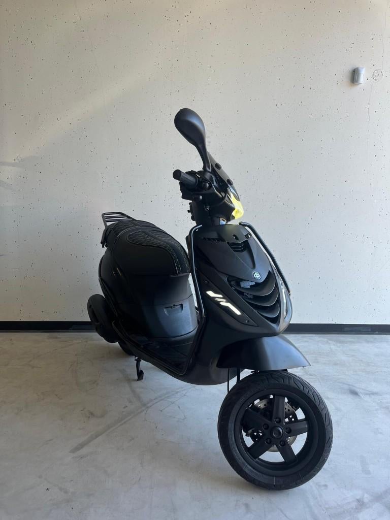 Piaggio Zip brom SP Voorvork 2021, Ophalen, Maximaal 45 km/u, Piaggio Zip, Zo goed als nieuw