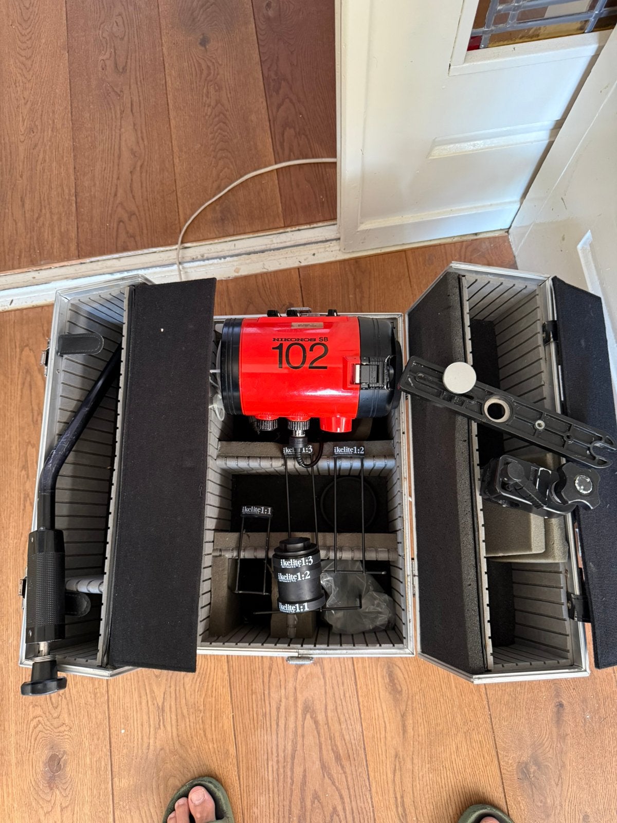 Nikonos SB-102 onderwaterflitser / Speedlight, Ophalen of Verzenden, Inclusief koffer/tas, Meer dan 40 meter, Gebruikt