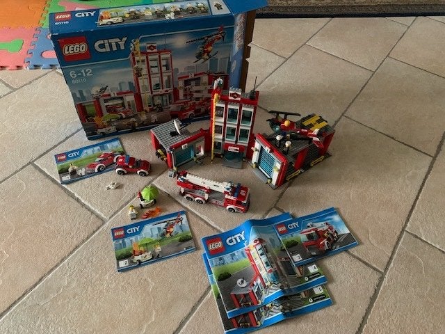 Lego city brandweerkazerne 60110 compleet inclusief de doos, Kinderen en Baby's, Speelgoed | Duplo en Lego, Ophalen of Verzenden
