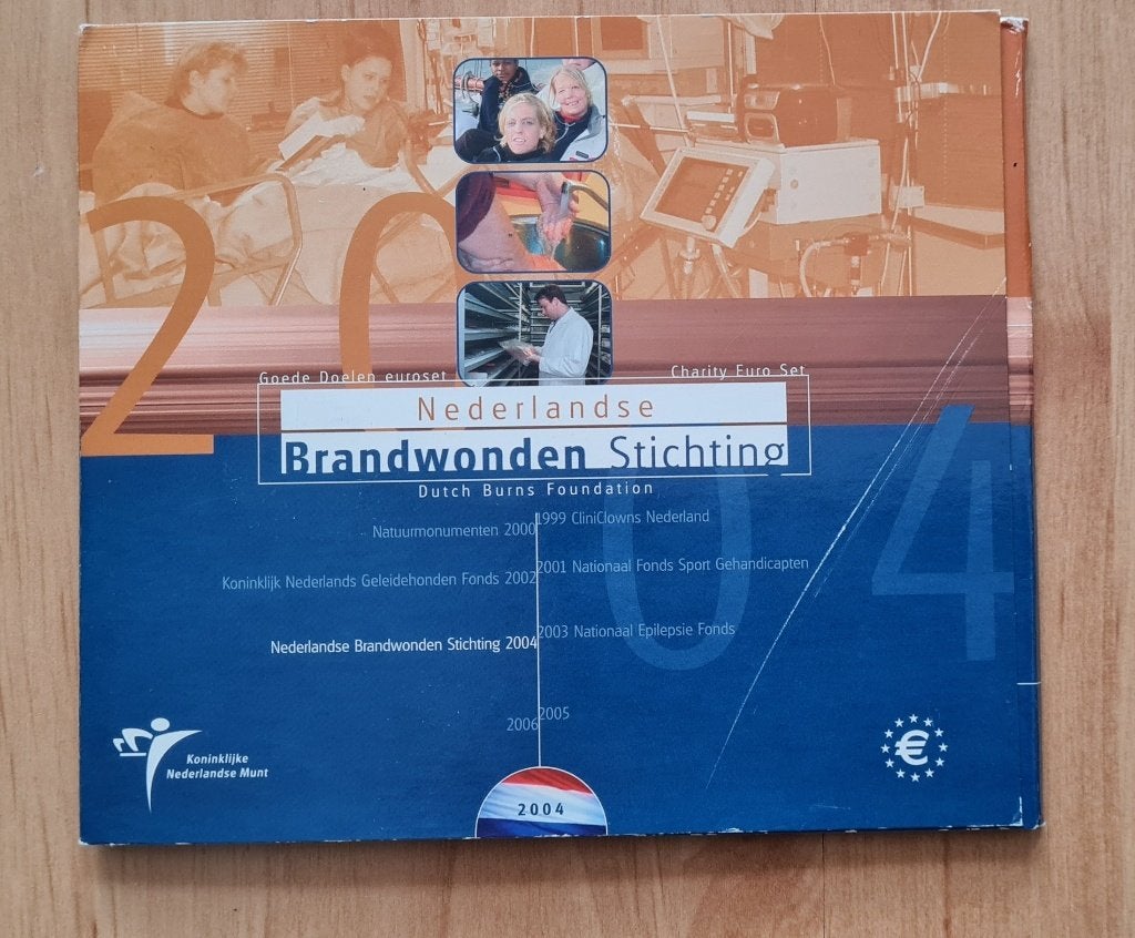 Goede Doelen Muntset 2004 "Brandwonden Stichting", Postzegels en Munten, Munten | Nederland, Ophalen of Verzenden, Koningin Beatrix