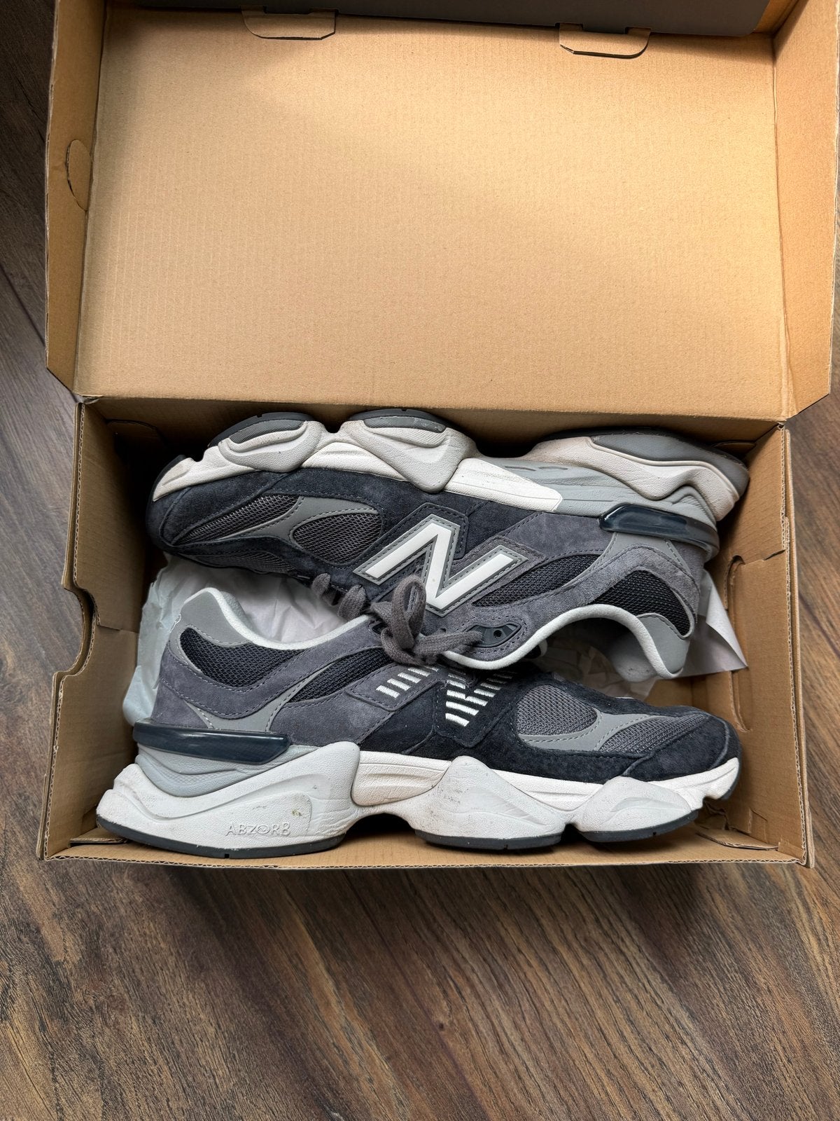 New Balance 9060 - gebruikt, Ophalen of Verzenden, Zo goed als nieuw, Overige kleuren, Sneakers of Gympen