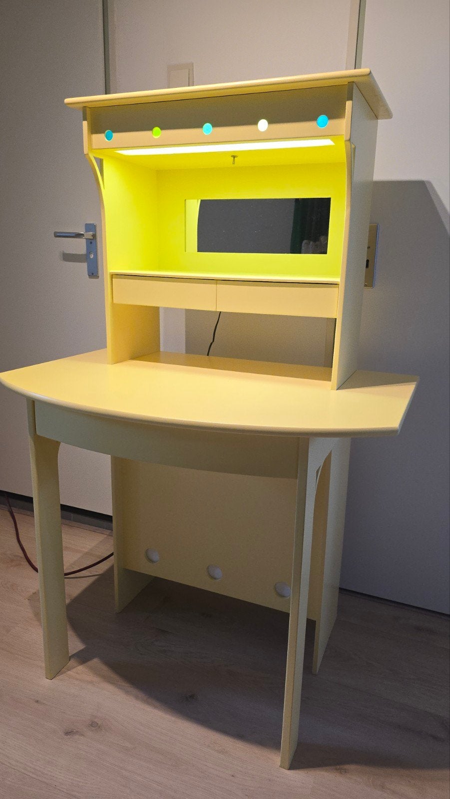 Handgemaakte make-up tafel / kaptafel met spiegel & verlicht, Huis en Inrichting, Ophalen, Zo goed als nieuw