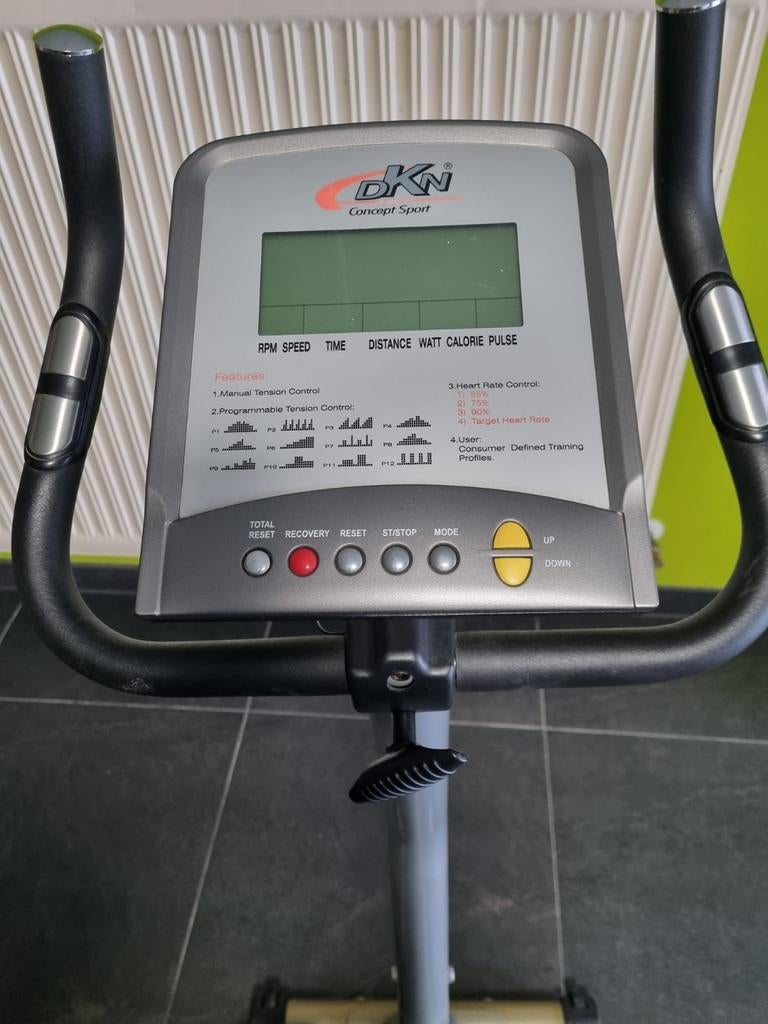 DKN Concept Sport Hometrainer - Zo goed onderhouden, Ophalen, Gebruikt, Metaal, Benen