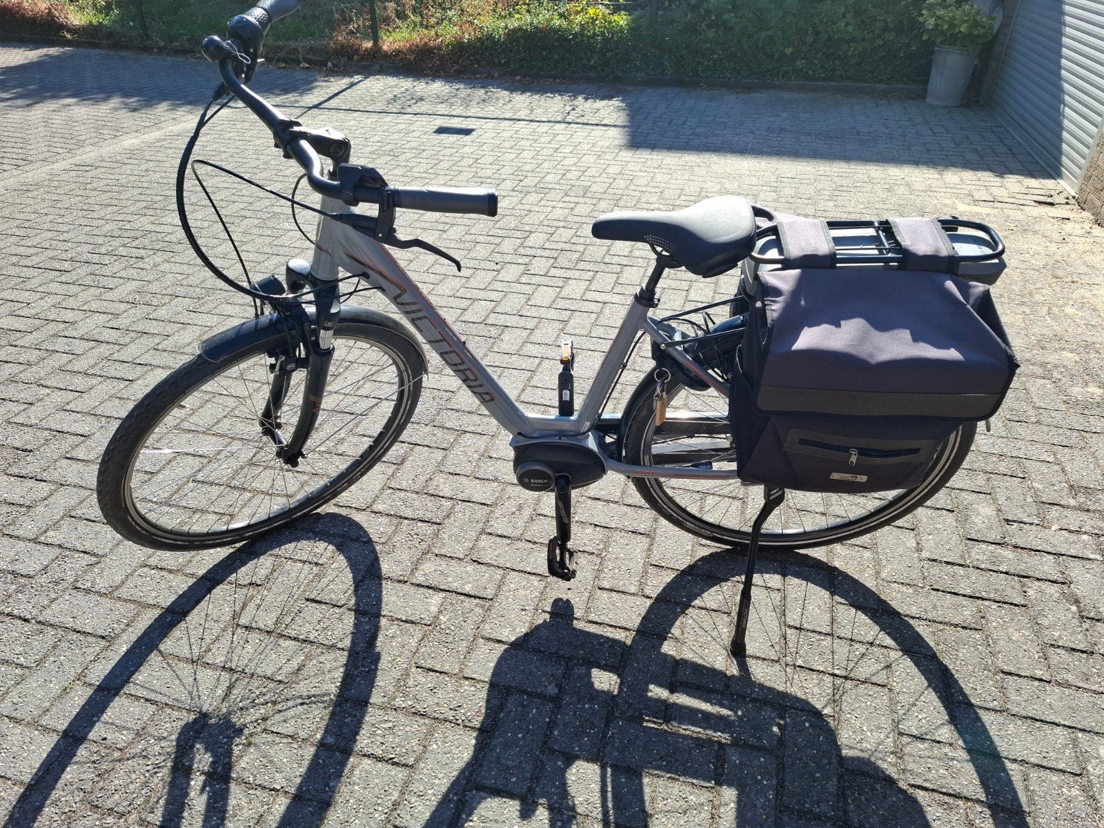 Victoria trekking e-bike met Bosch Active Line motor, Gebruikt, 51 tot 55 cm, 30 tot 50 km per accu, Ophalen