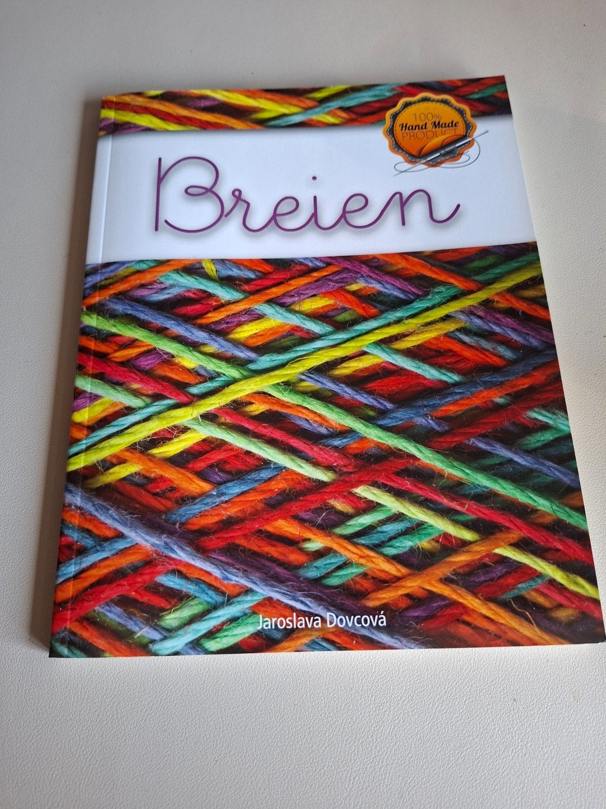 Breiboek - 100% Hand Made Projecten, Ophalen of Verzenden, Zo goed als nieuw, Breien, Patroon of Boek