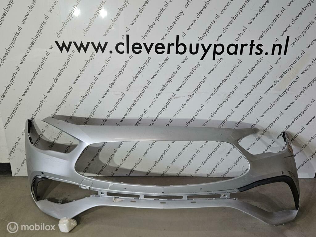 Voorbumper origineel GLA-klasse H247 ('20->) A2478850607, Gebruikt, Voor, Mercedes-Benz, Ophalen of Verzenden
