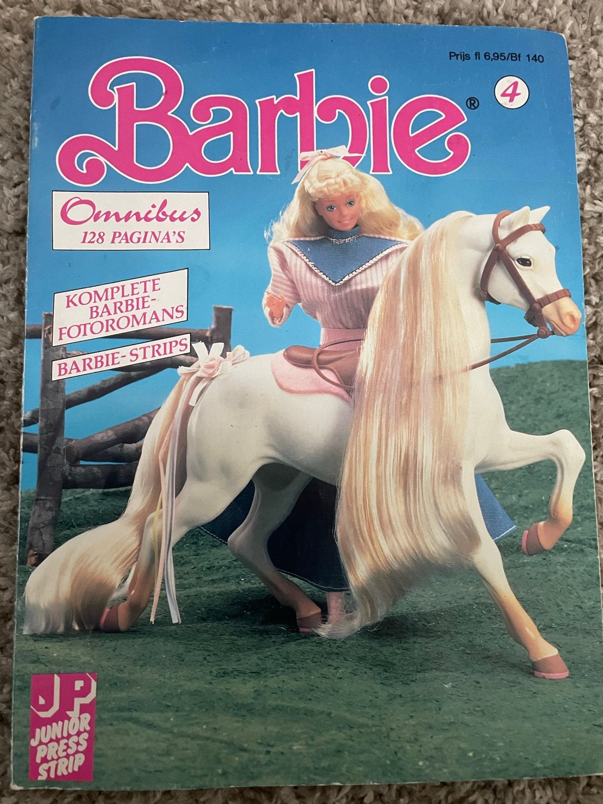 Barbie Omnibus 4 - Complete Fotostrips en Verhalen, Boeken, Eén stripboek, Ophalen of Verzenden, Gelezen