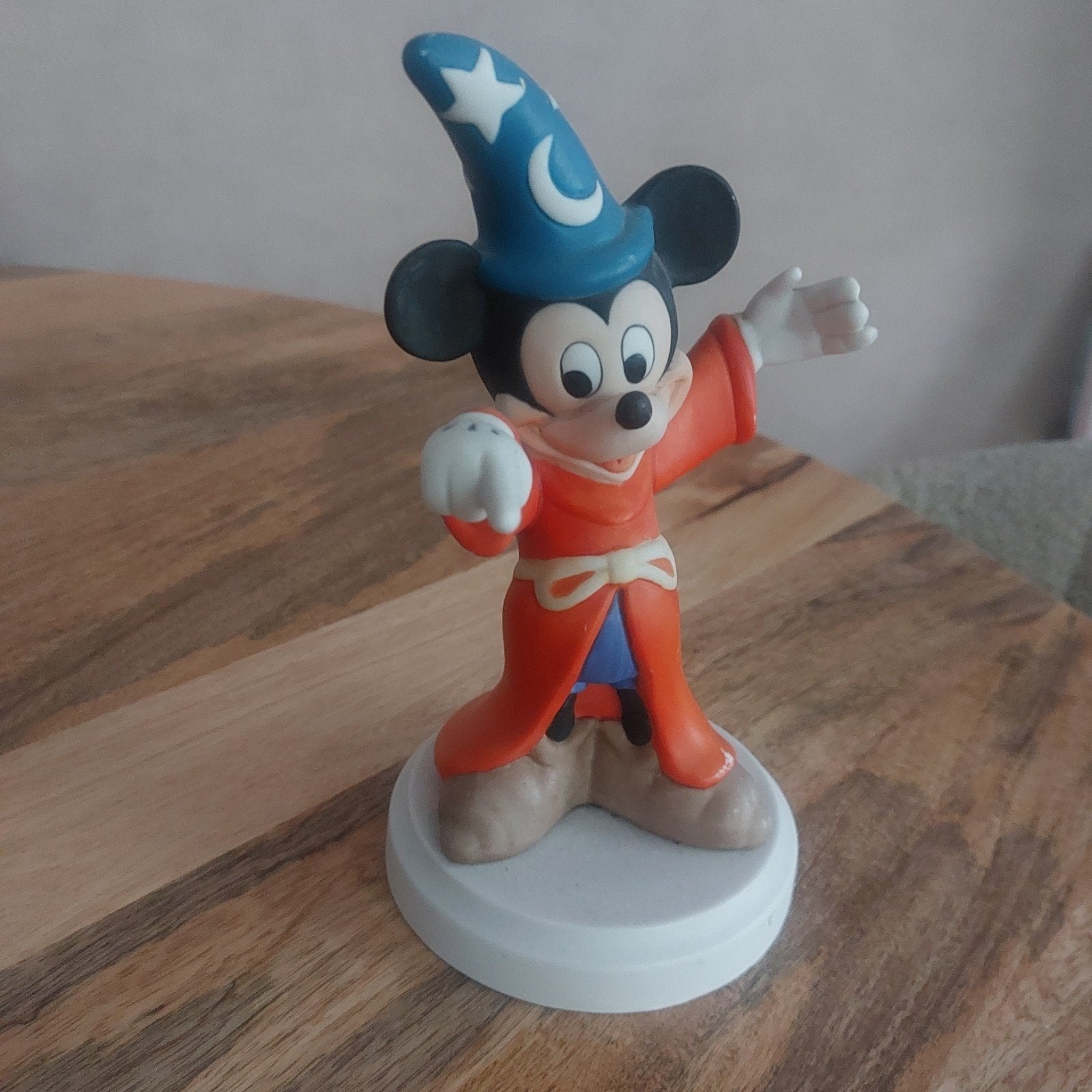 Vintage porseleinen Mickey Mouse beeldje - Fantasia, Verzamelen, Disney, Ophalen, Mickey Mouse, Gebruikt, Beeldje of Figuurtje