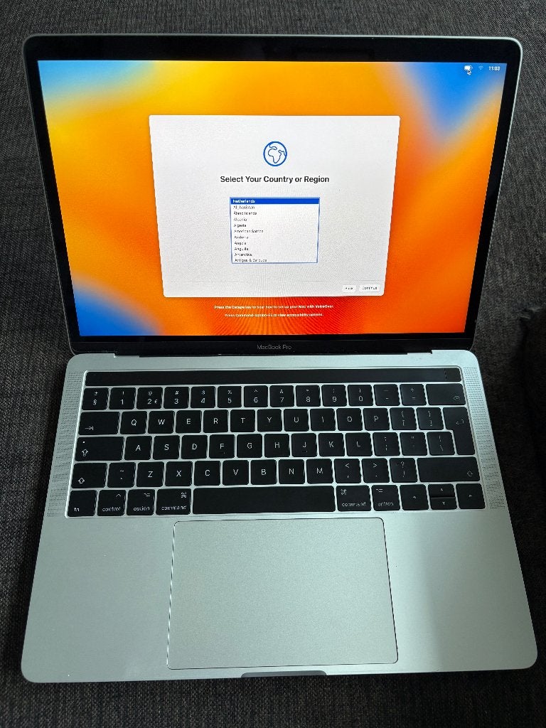 MacBook Pro 13-inch 2017 (Touch Bar), Computers en Software, MacBook Pro, Gebruikt, 2 tot 3 Ghz, Qwerty