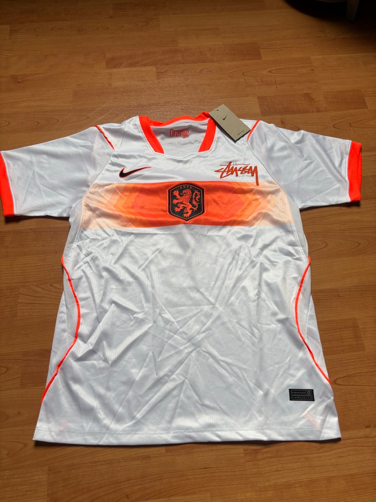 Nike x Stussy Oranje voetbalshirt - Nieuw met kaartjes, Ophalen of Verzenden, Nieuw, Maat 48/50 (M), Wit