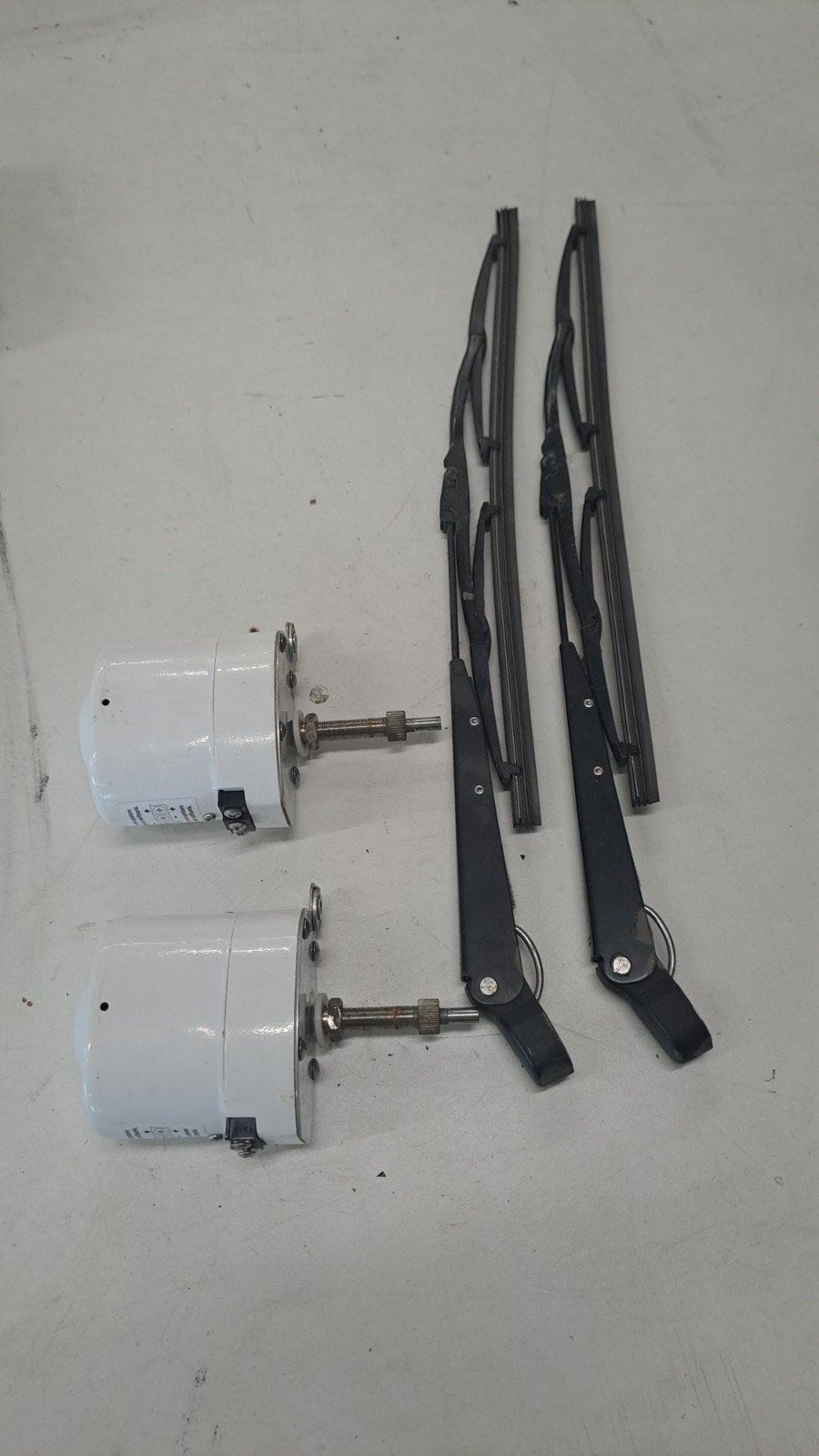 Set van 2 roca ruitenwissermotoren met armen en bladen 24 vo, Ophalen, Gebruikt, Motor en Techniek