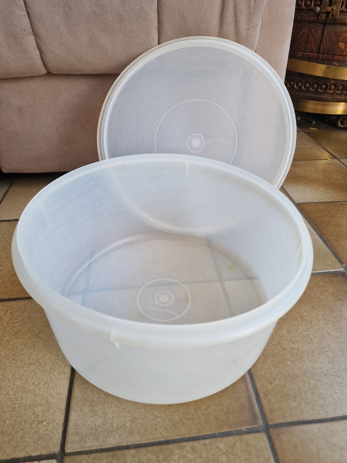 Tupperware Taartbewaardoos - Handig en Ruim, Huis en Inrichting, Keuken | Tupperware, Ophalen of Verzenden, Gebruikt, Wit, Bus of Trommel