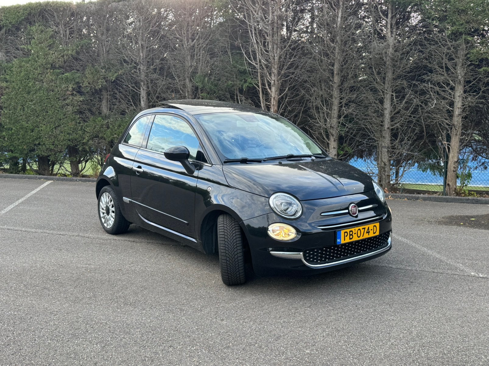 Fiat 500 Twinair/CarPlay/digitale cockpit/open panoramadak, Voorwielaandrijving, Stof, 31 €/maand, Origineel Nederlands