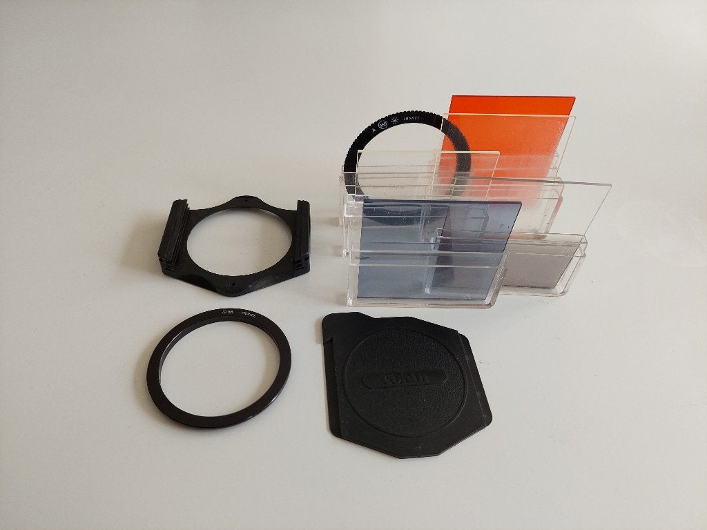 386 - Mooie complete set van Cokin - Serie A (origineel), Zo goed als nieuw, Inclusief opbergcase, 50 tot 60 mm, Cokin