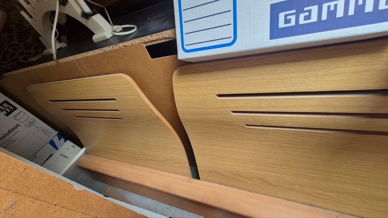 GRATIS Laag bed 160 x 200 in een houten kleur, Huis en Inrichting, Slaapkamer | Bedden, Ophalen, Gebruikt, Tweepersoons, 160 cm