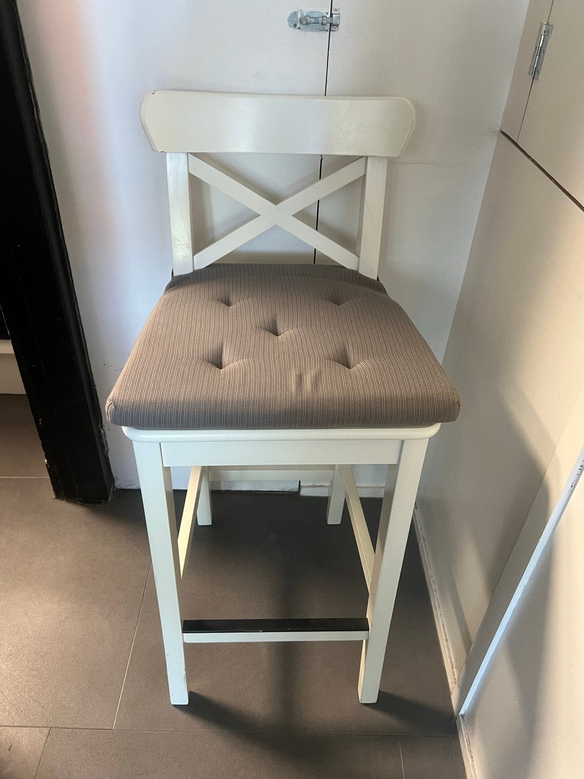 4 stuks IKEA Ingolf barkrukken met kussens, Gebruikt, Met voetsteun, Ophalen of Verzenden, 90 cm of meer