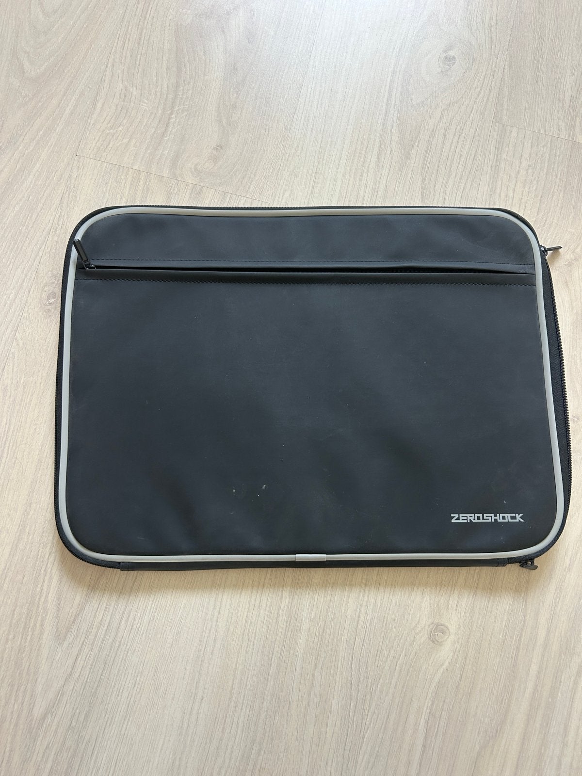ZEROSHOCK Laptophoes 15 inch - Zwart, Computers en Software, Ophalen of Verzenden, 15 inch, Zo goed als nieuw