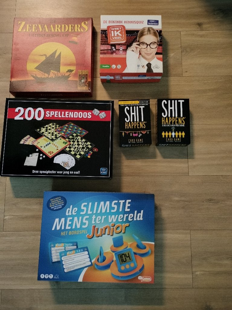 gezelschapsspellen, Drie of vier spelers, Ophalen, Zo goed als nieuw, Onbekend