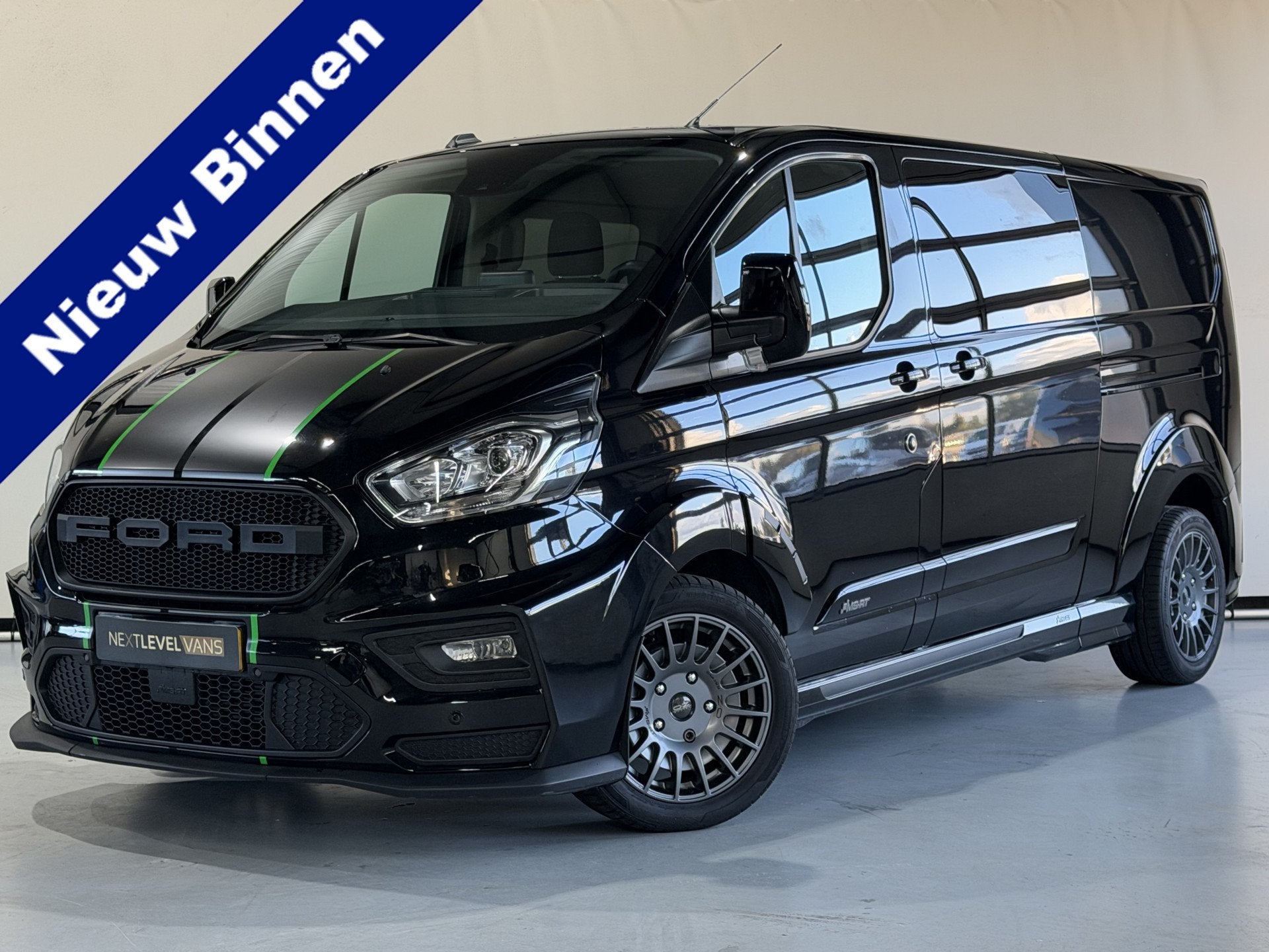 Ford Transit Custom 320 2.0 TDCI L2H1 MS-RT DC 170 PK | Trek, Auto's, 15 km/l, 4 cilinders, Zwart, Origineel Nederlands