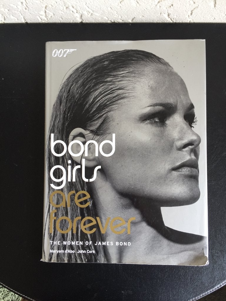 Bond Girls are Forever - Maryam d’Abo - 2003, Gelezen, Ophalen of Verzenden, Maryam d’Abo, Filmspecifiek